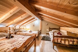 7 bedrooms, iron/ironing board, free WiFi, bed sheets