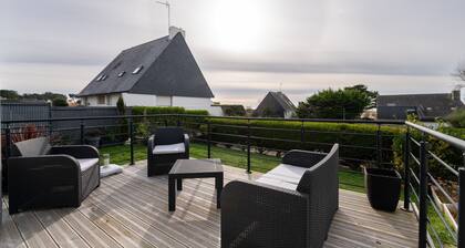Holiday Home 'Maison Guidel Plage' with Sea View, Private Terrace and Wi-Fi