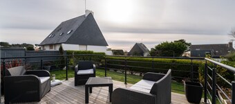 Holiday Home 'Maison Guidel Plage' with Sea View, Private Terrace and Wi-Fi