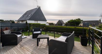 Maison de vacances 'Maison Guidel Plage' avec vue sur la mer, terrasse privée et Wi-Fi