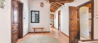 Maison de campagne 'Las Cabrillas La Nava' avec vue sur les montagnes, piscine et climatisation