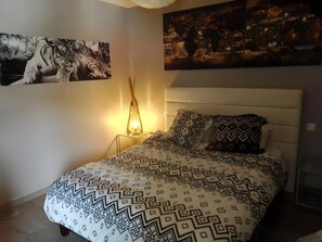 2 chambres, fer et planche à repasser, Wi-Fi gratuit, draps fournis