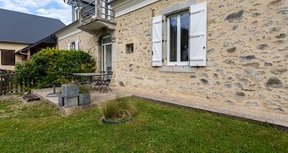 La Maison de Tété – Charming Cottage near Lourdes, Private Terrace, Garden, WiFi