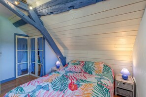 3 makuuhuonetta, silitysrauta/-lauta, ilmainen Wi-Fi, vuodevaatteet