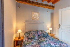 3 habitaciones, tabla de planchar con plancha y wifi gratis 