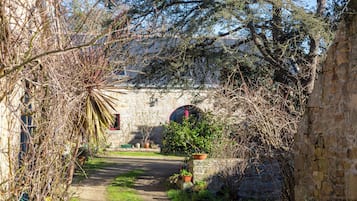 Enceinte de lâhĂ©bergement
