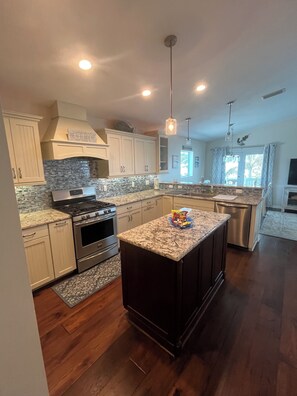 Private kitchen - San Carlos Island HideAWay. Private waterfront 2-bedroom. Fort Myers Beach (Fort Myers Beach)