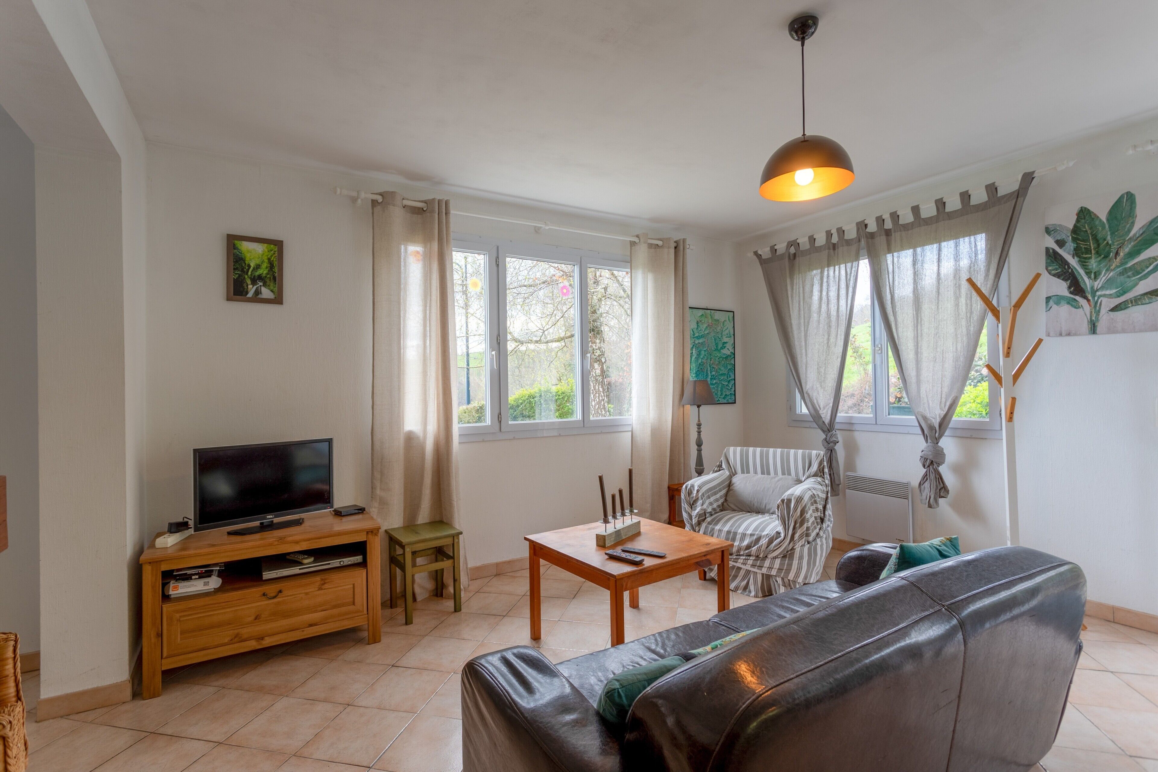 Televisión, chimenea