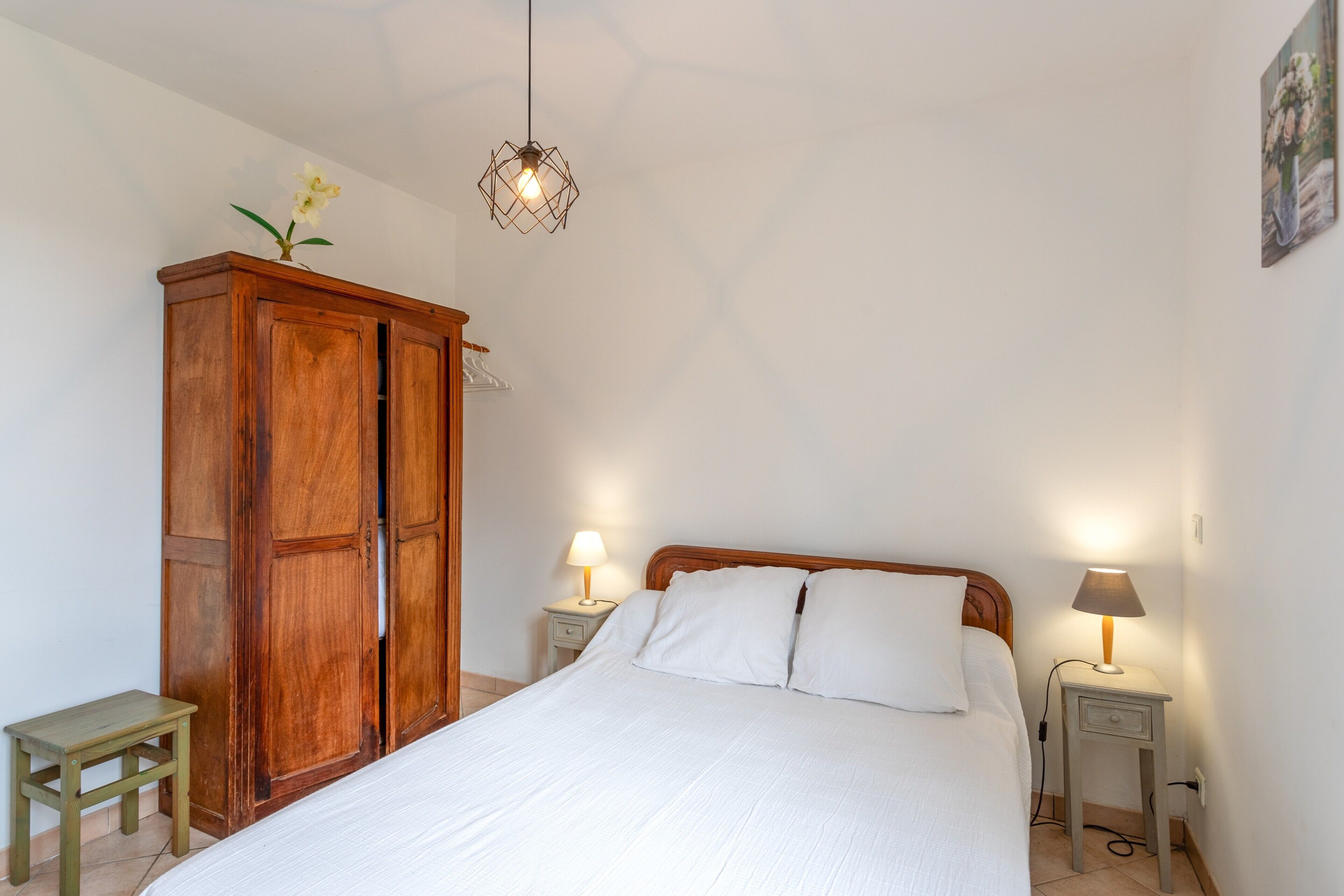 2 habitaciones, tabla de planchar con plancha y wifi gratis 