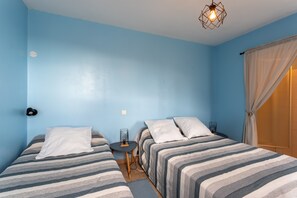 2 bedrooms, iron/ironing board, free WiFi