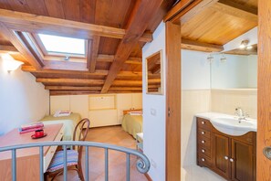2 camere, ferro/asse da stiro, Wi-Fi gratuito, lenzuola