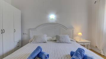 6 Schlafzimmer, Bügeleisen/Bügelbrett, kostenloses WLAN, Bettwäsche