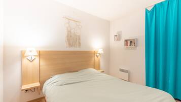 1 bedroom, free WiFi, bed sheets