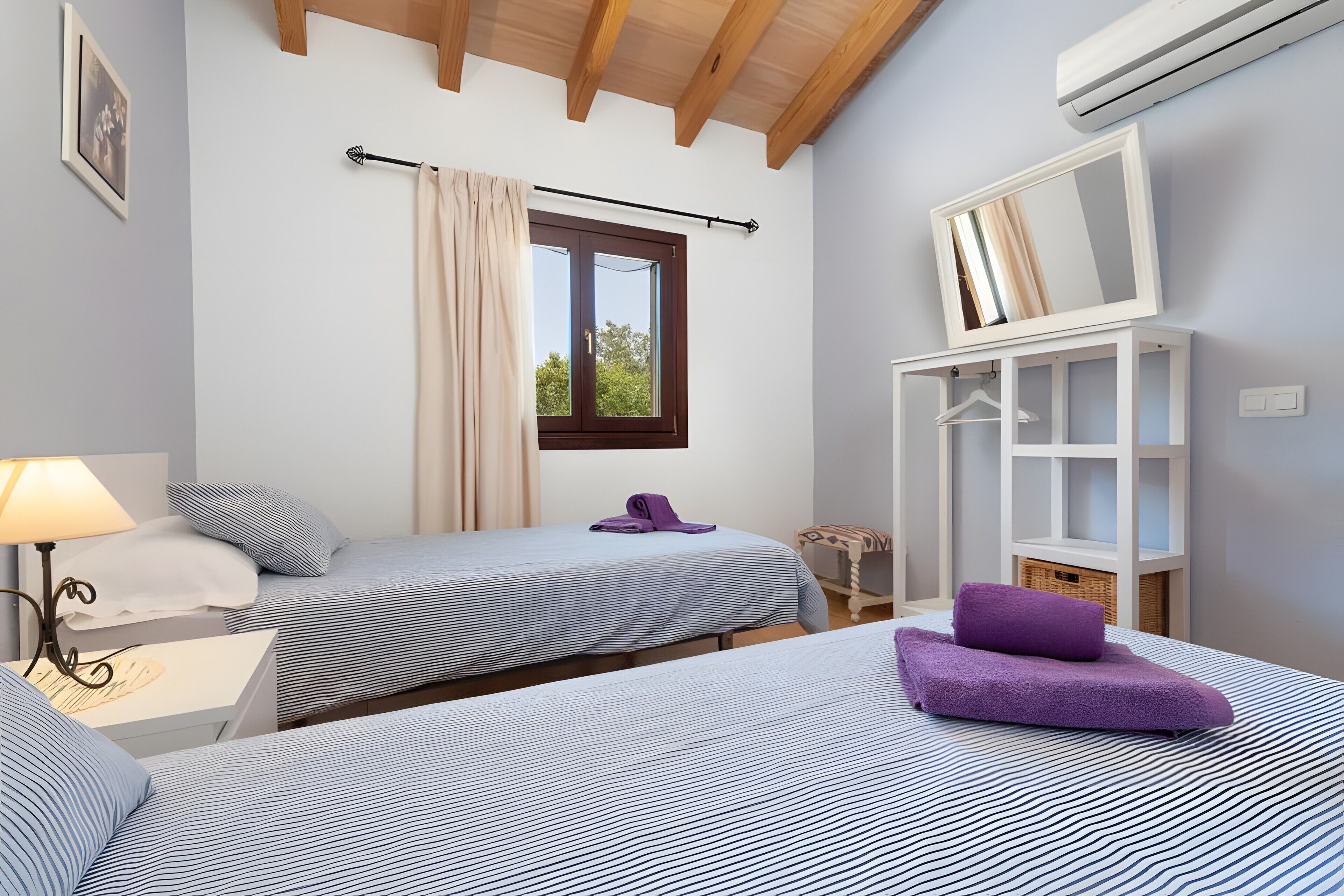 4 bedrooms, free WiFi