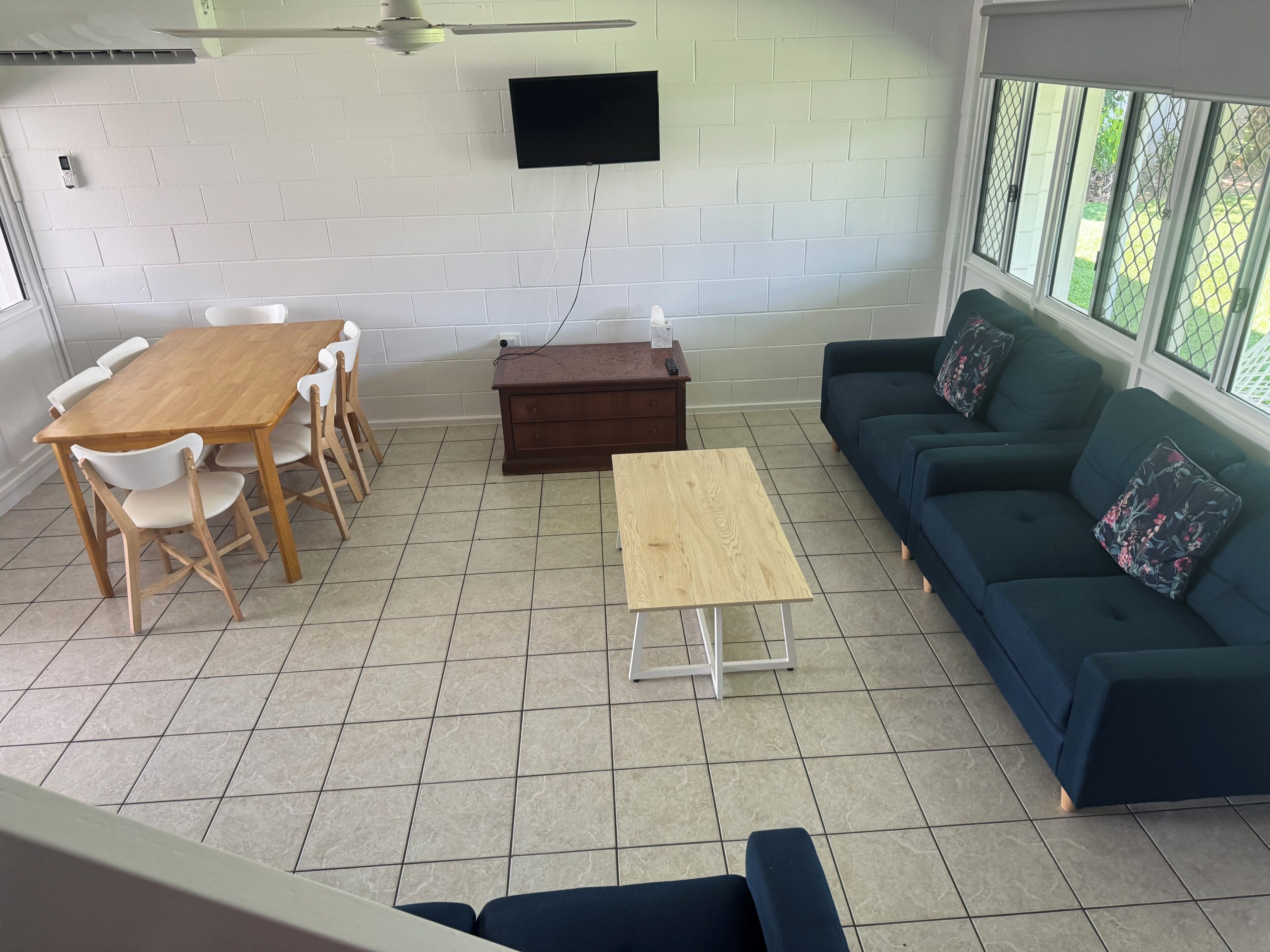 Family Townhome, Courtyard View | Living area