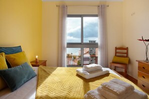 2 chambres, fer et planche Ă repasser, accĂšs au Wi-Fi (inclus)