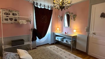 2 chambres, fer et planche Ă repasser, Wi-Fi gratuit, draps fournis