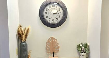 Cozy 1-bedroom apartment in wonderful Britt with WiFi, A/C