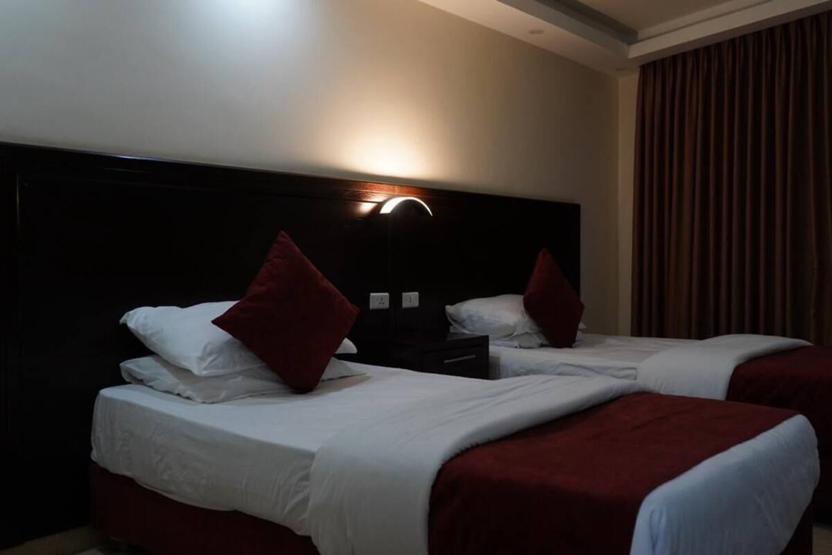 Deluxe Double or Twin Room | In-room safe, blackout drapes, soundproofing