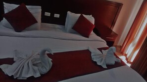 Honeymoon Twin Room | In-room safe, blackout curtains, soundproofing - Petra Agora Hotel (Wadi Musa)