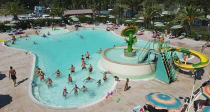 Mobilehome with air conditioning, terrace and pool