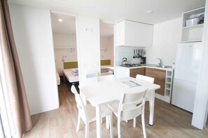 Dining - Mobile home with air conditioning, terrace and pool (Marina di Bibbona)