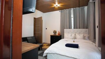 3 slaapkamers, een strijkplank/strijkijzer, wifi, beddengoed