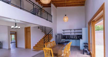 Villa Lujosa en Playa con Piscina Privada, Jacuzzi, Club de Playa, WiFi, AC, BBQ