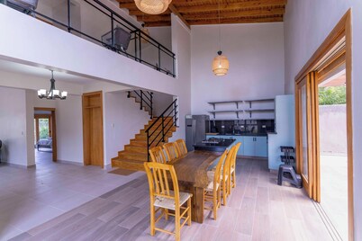 Villa Lujosa en Playa con Piscina Privada, Jacuzzi, Club de Playa, WiFi, AC, BBQ