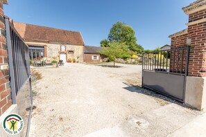 Property grounds - Gite Du Grand Val 3 - ALLEMANT (ALLEMANT)