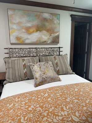 3 bedrooms, WiFi, bed sheets