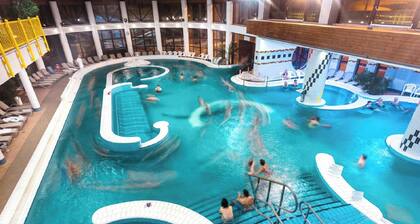 Holiday home with large rooms in the neighbourhood of the quiet nature