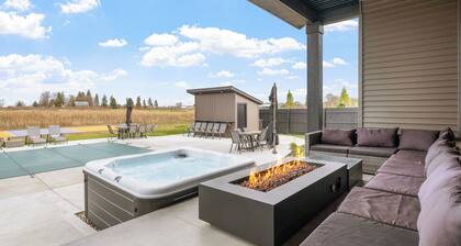7bd 8bath Hot tub, Pool, Game Room, Sauna, Professional Pickleball Court
