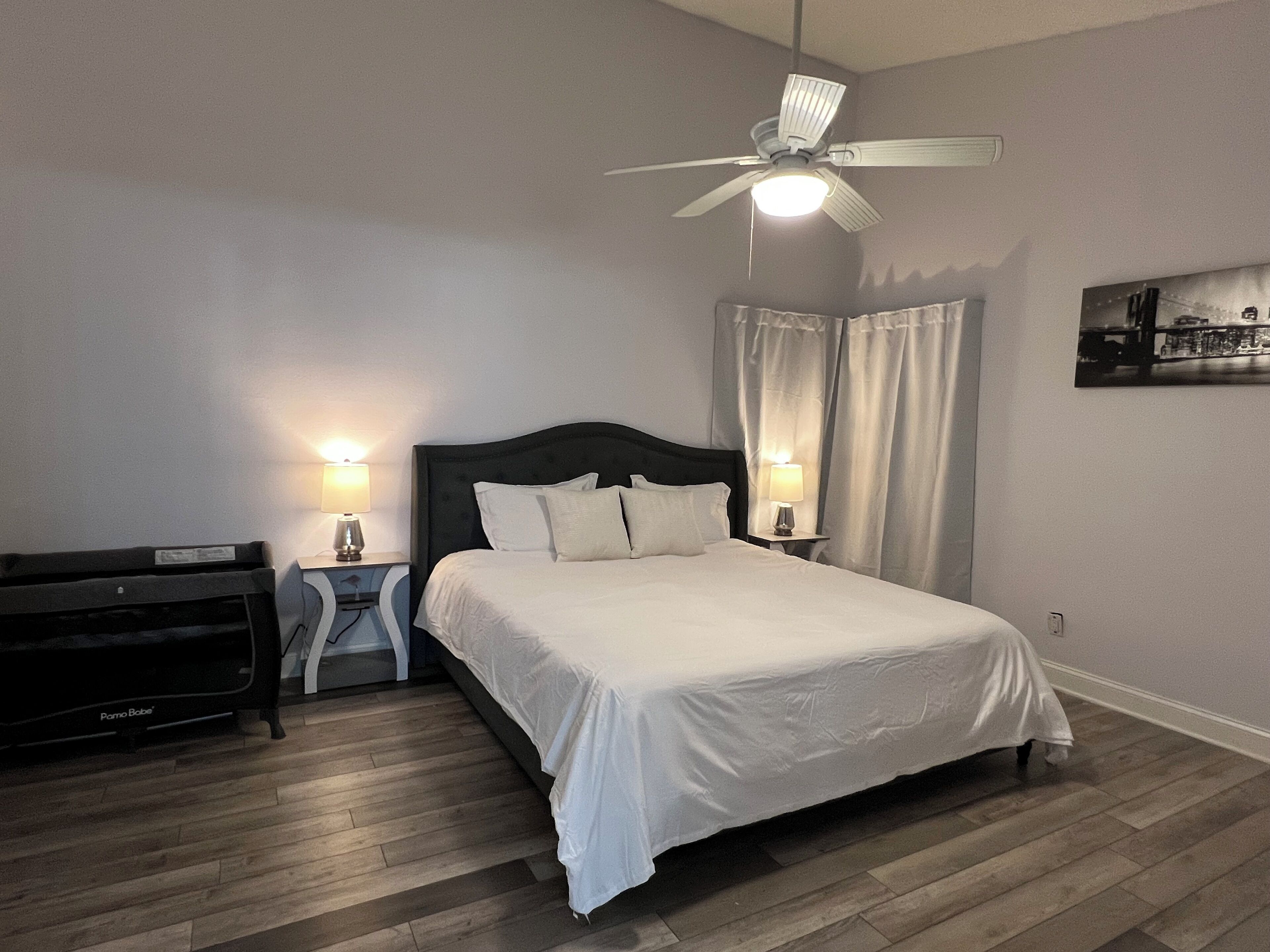 4 bedrooms, iron/ironing board, WiFi, bed sheets