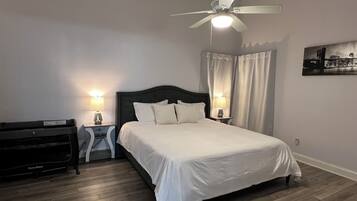 4 bedrooms, iron/ironing board, WiFi, bed sheets