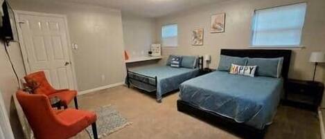 3 chambres, fer et planche à repasser, Wi-Fi gratuit, draps fournis