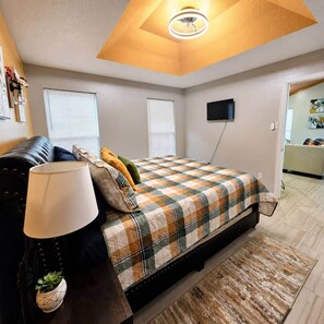 3 bedrooms, iron/ironing board, free WiFi, bed sheets