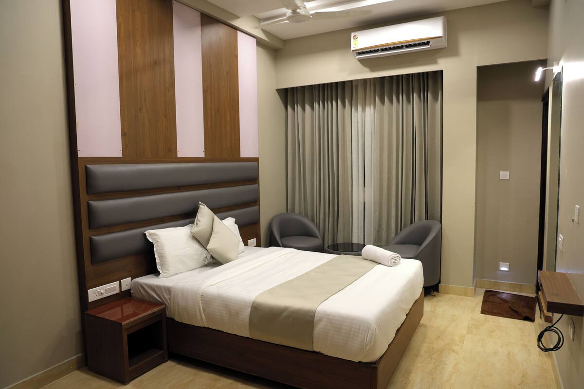 Habitación Deluxe doble | Escritorio y espacio para trabajar con un portátil