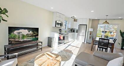 Warm and Bright Home | Metro | 1 Min Walk | Md