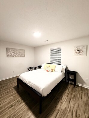 3 bedrooms, iron/ironing board, WiFi, bed sheets