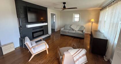 Charming 3-bedroom house "Cavern" with tons of amenities in Cave City.