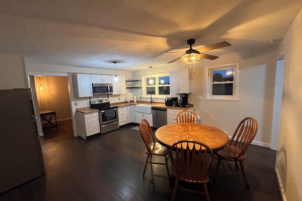 Frigorífic, microones, forn i placa de cuina