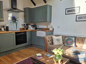 Réfrigérateur, micro-ondes, four