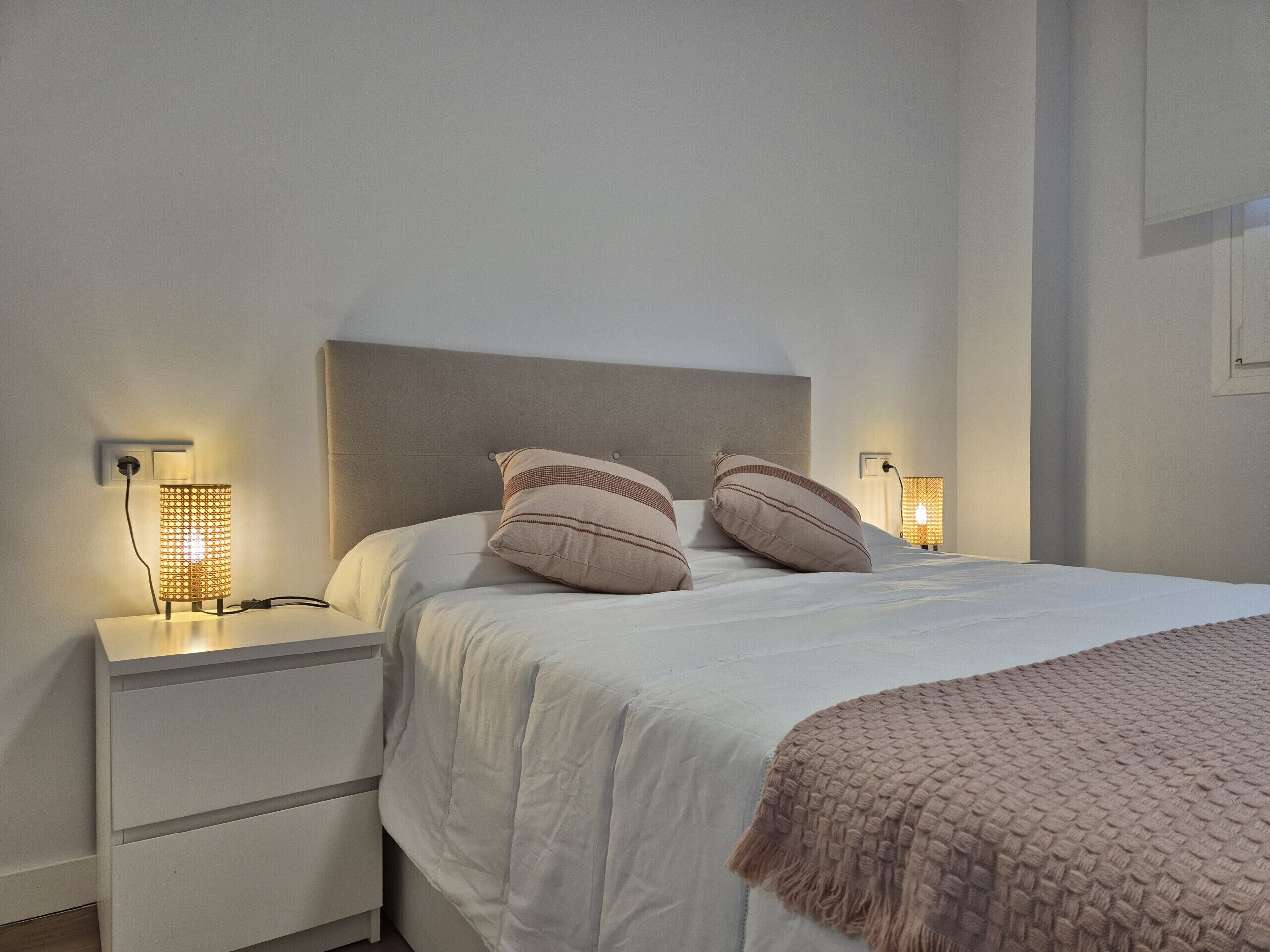 1 slaapkamer, een strijkplank/strijkijzer, gratis wifi, beddengoed