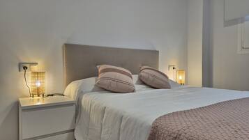 1 slaapkamer, een strijkplank/strijkijzer, gratis wifi, beddengoed