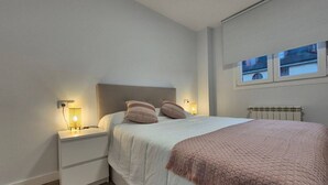 1 bedroom, iron/ironing board, WiFi (free), bed sheets - 650A Apartamento moderno, acogedor y con garaje (Oviedo)
