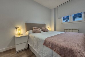 1 bedroom, iron/ironing board, WiFi (free), bed sheets