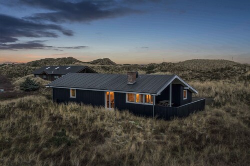 Holiday oasis near dunes, beach, and activities