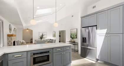 Gorgeous house located in Walnut Creek: 3BD & 2BA, fully stocked kitchen, & more