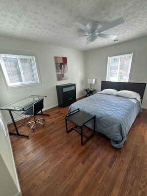 4 chambres, fer et planche à repasser, Wi-Fi, literie fournie